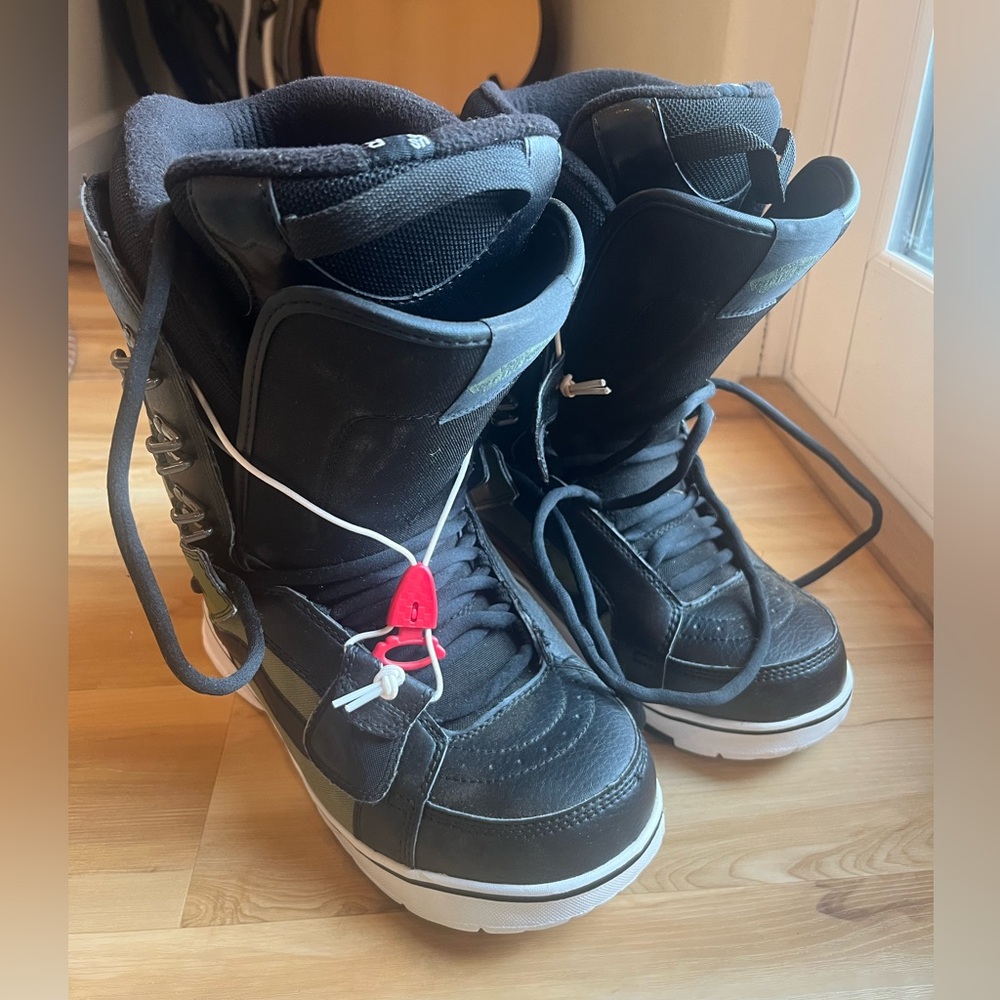 VANS Snowboarding boots, Men’s size 10